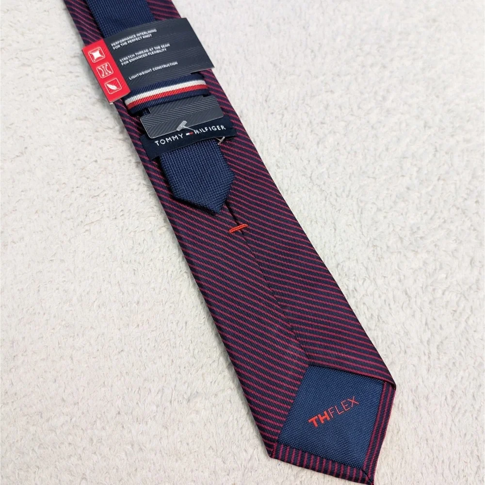 NEW!‎ Tommy Hilfiger Mens The Flex Necktie One Size 100% Silk Red Blue Striped